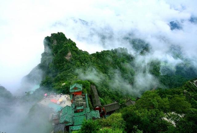 名山大川（8个国内值得一去的名山大川）