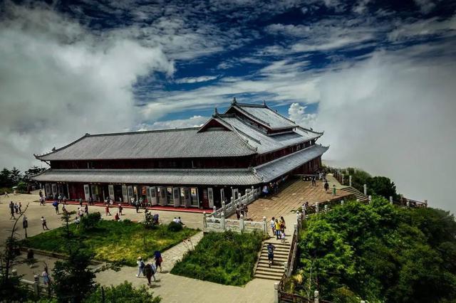 名山大川（8个国内值得一去的名山大川）