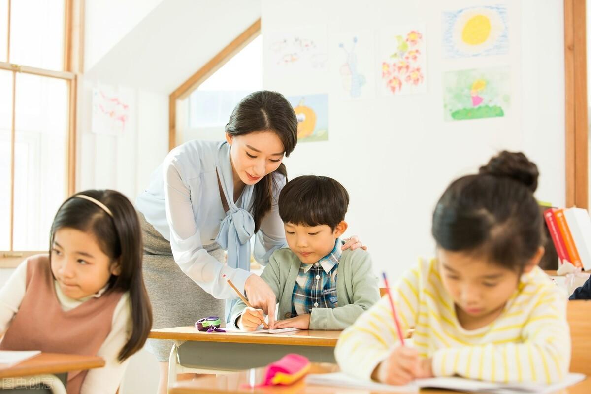 小学英语论文（小学英语教法论文：）